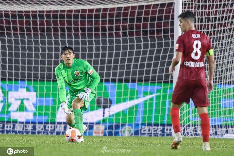 [中超]上海海港0-1武汉三镇