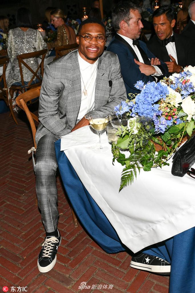 威少亮相纽约时装周派对