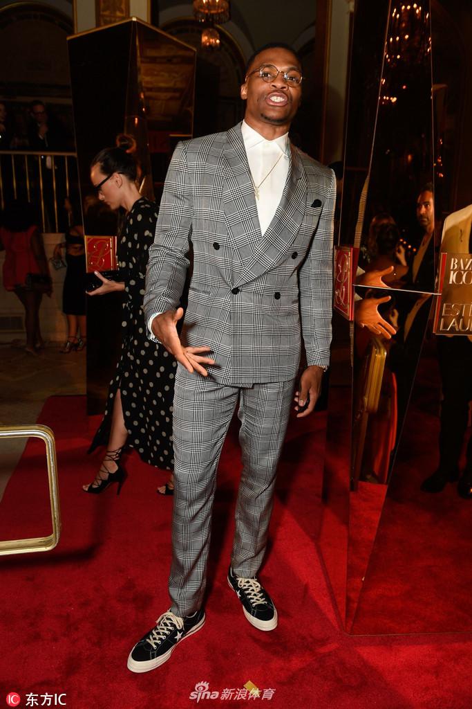 威少亮相纽约时装周派对