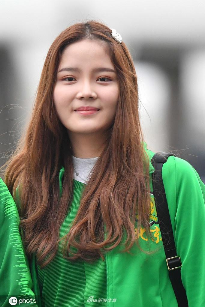 [盘点]北京国安美女球迷集 巧笑倩兮惹人心动