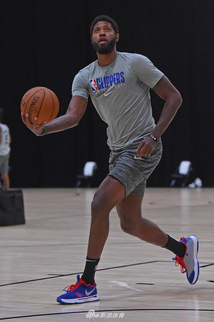 保罗・乔治领衔众球星继续备战