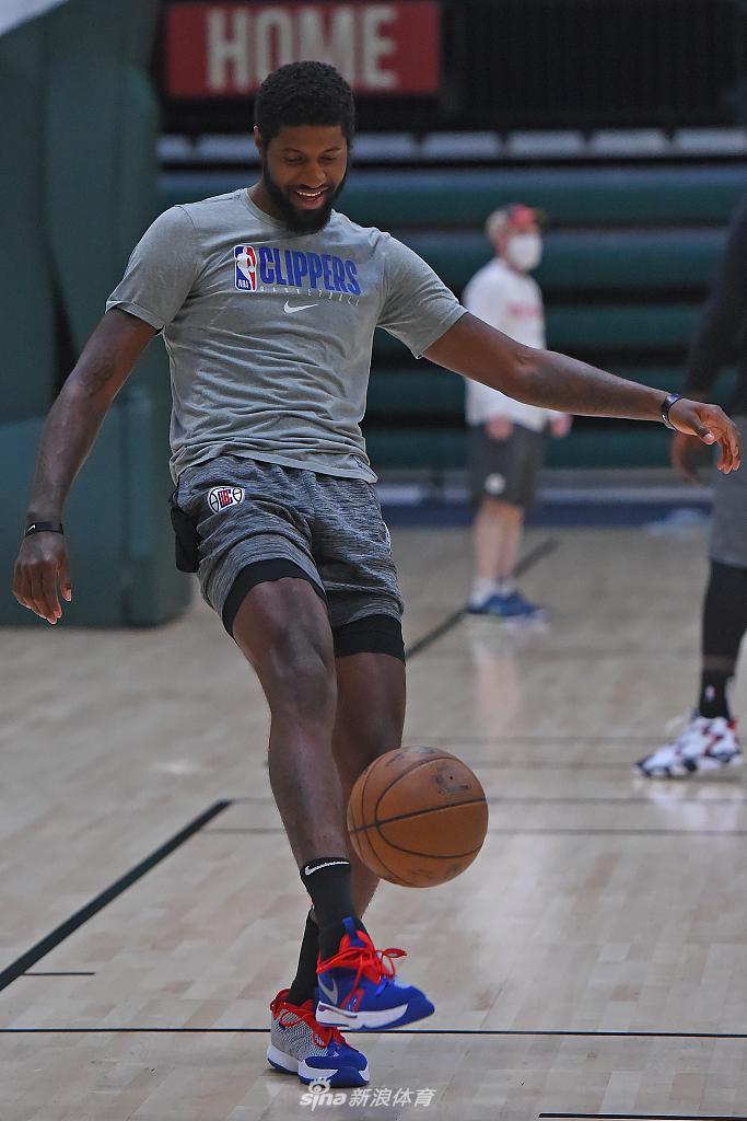 保罗・乔治领衔众球星继续备战