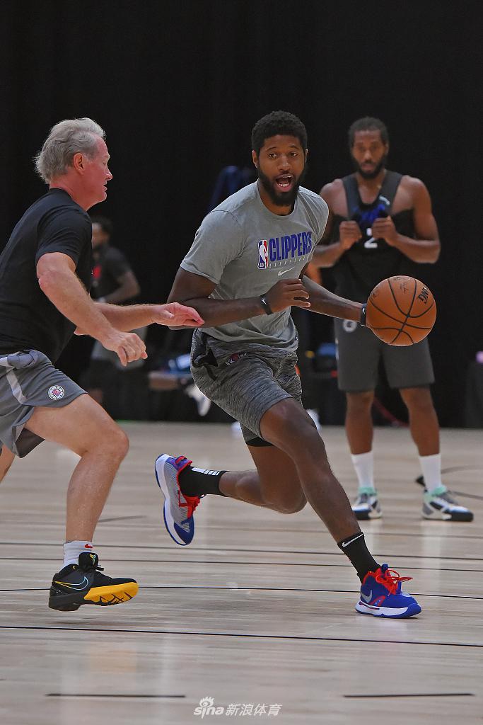 保罗・乔治领衔众球星继续备战