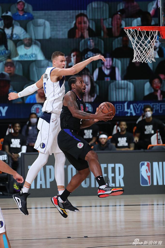 [NBA季后赛]独行侠127-114快船 东契奇28分总分1-1