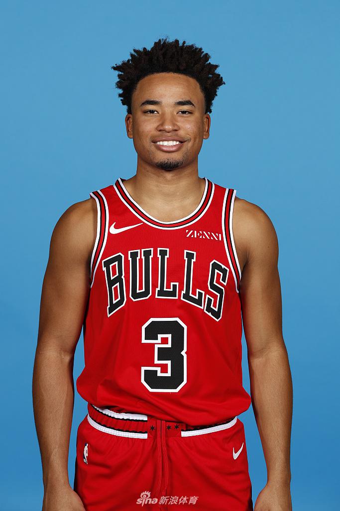 chicago, il - december 10: chandler hutchinson #15 of the