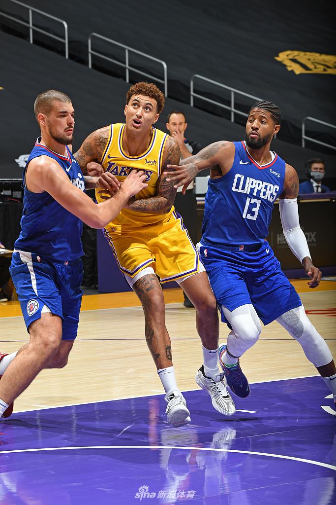 [NBA揭幕战]快船116-109湖人 泡椒33分力压詹姆斯