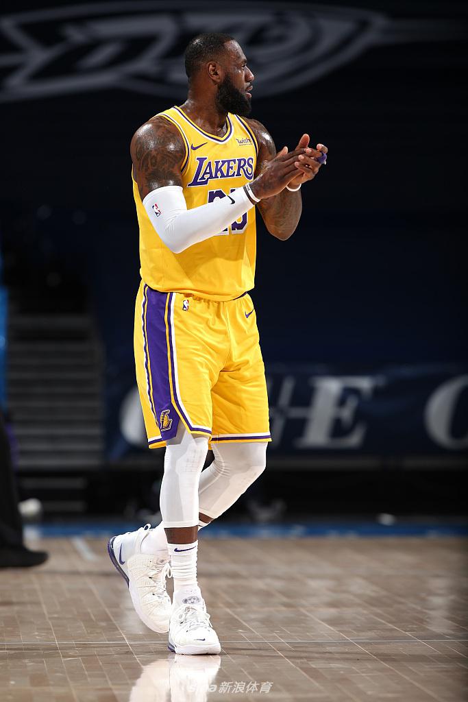 [NBA常规赛]湖人128-99雷霆 詹姆斯26+6+7