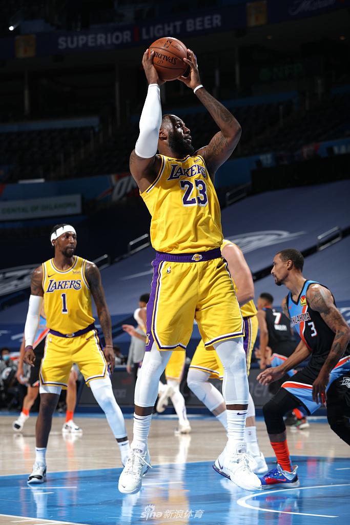 [NBA常规赛]湖人128-99雷霆 詹姆斯26+6+7