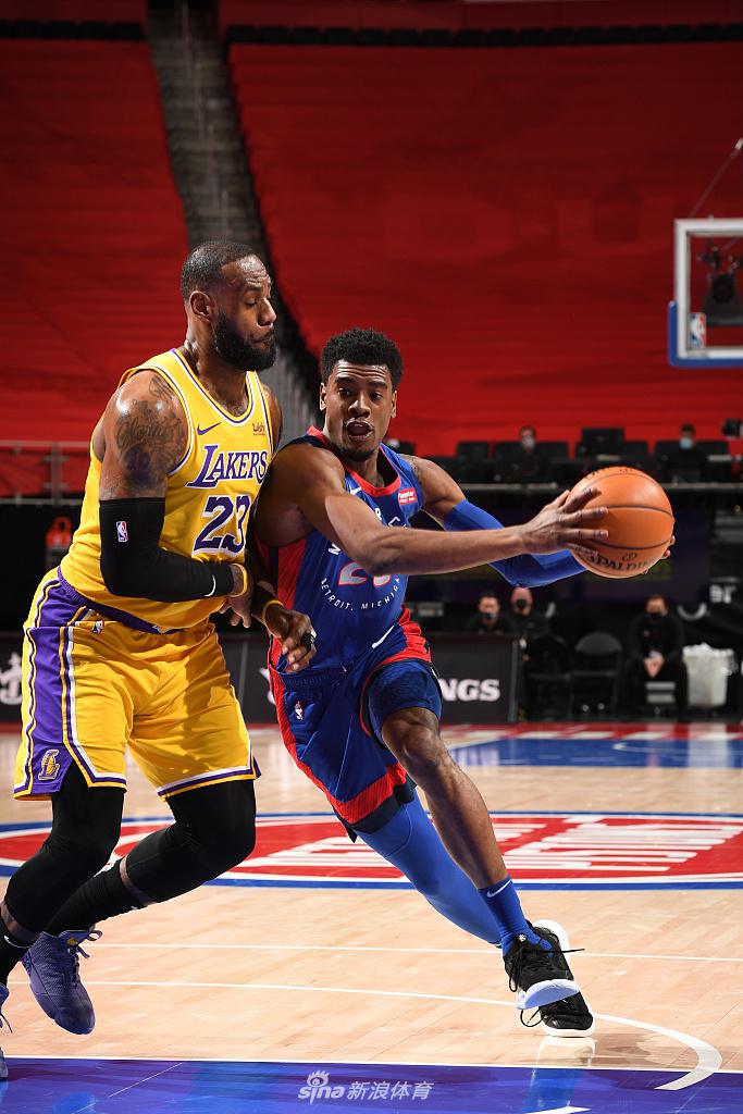[NBA常规赛]湖人92-107活塞