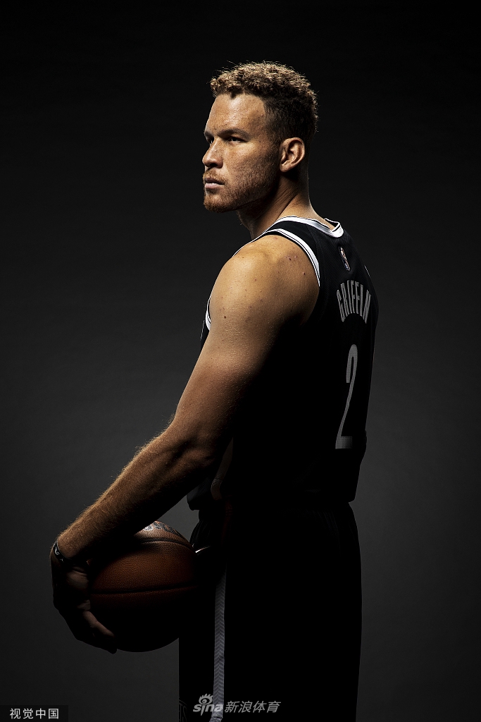 [NBA]篮网媒体日拍摄官方写真 欧文缺席