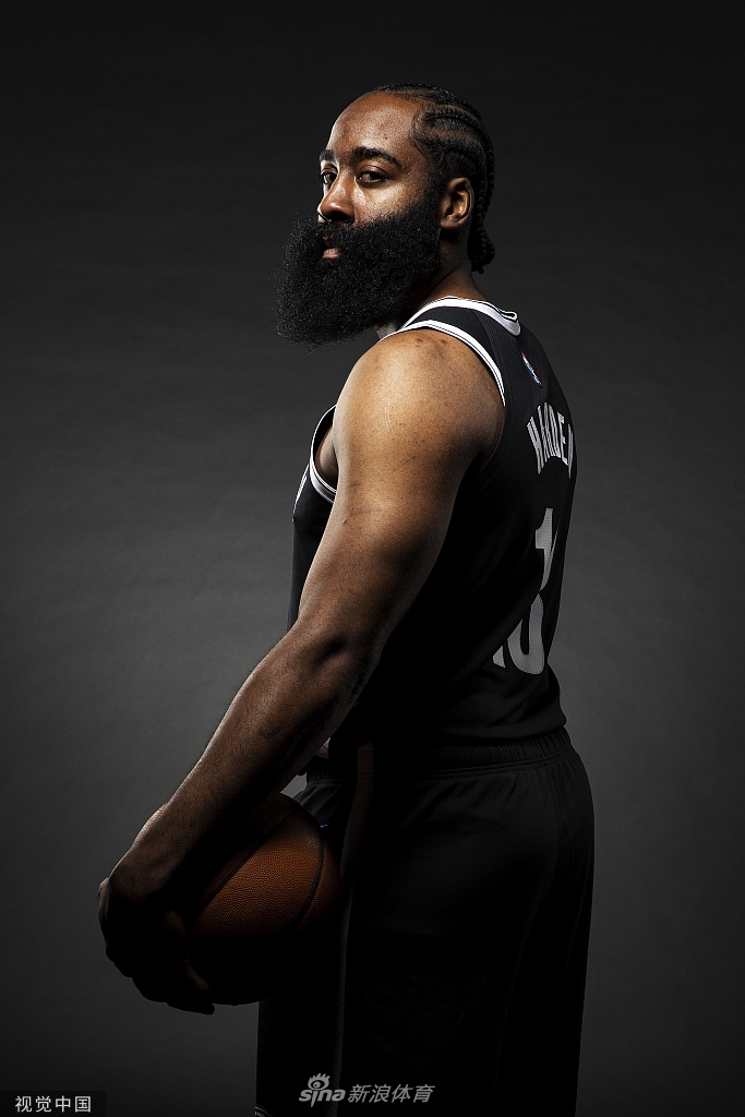 [NBA]篮网媒体日拍摄官方写真 欧文缺席