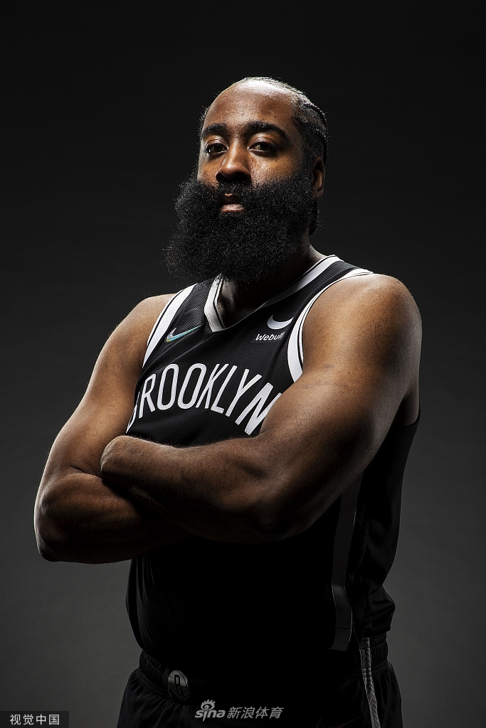 [NBA]篮网媒体日拍摄官方写真 欧文缺席