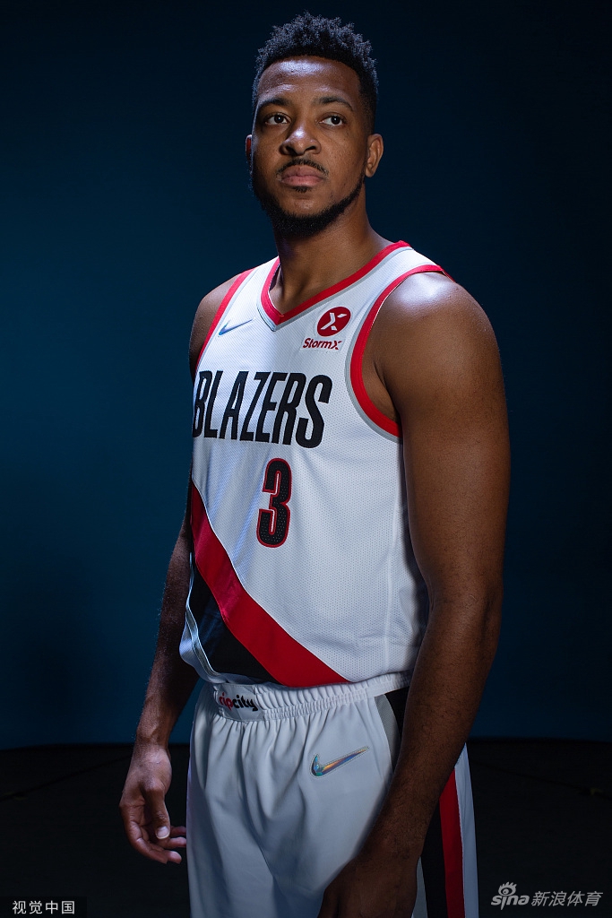 开拓者队媒体日拍摄新赛季写真