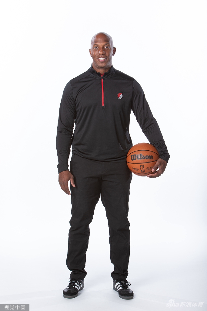 开拓者队媒体日拍摄新赛季写真