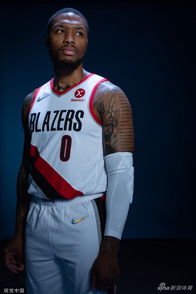 开拓者队媒体日拍摄新赛季写真