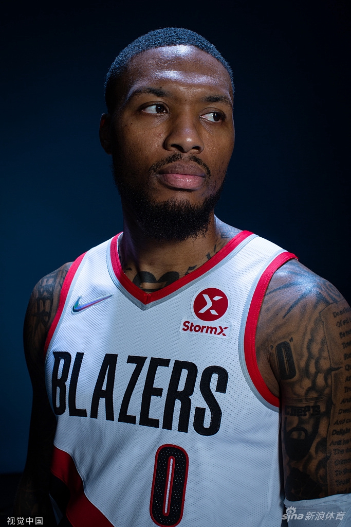 开拓者队媒体日拍摄新赛季写真