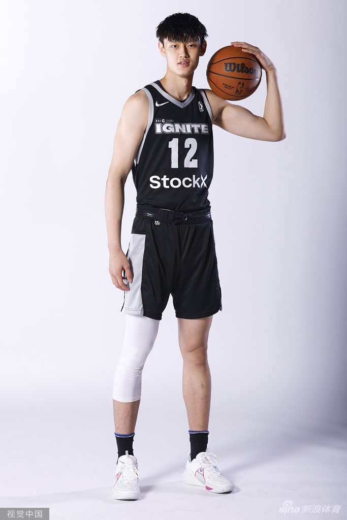 曾凡博出战NBA发展联盟 8分钟0分4篮板