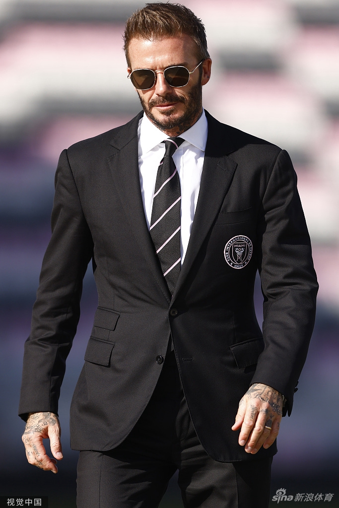 贝克汉姆观战大联盟比赛 依旧帅气逼人
