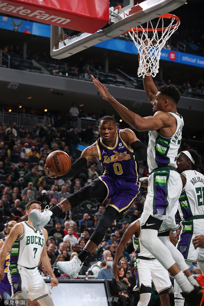 [NBA常规赛]湖人102-109雄鹿