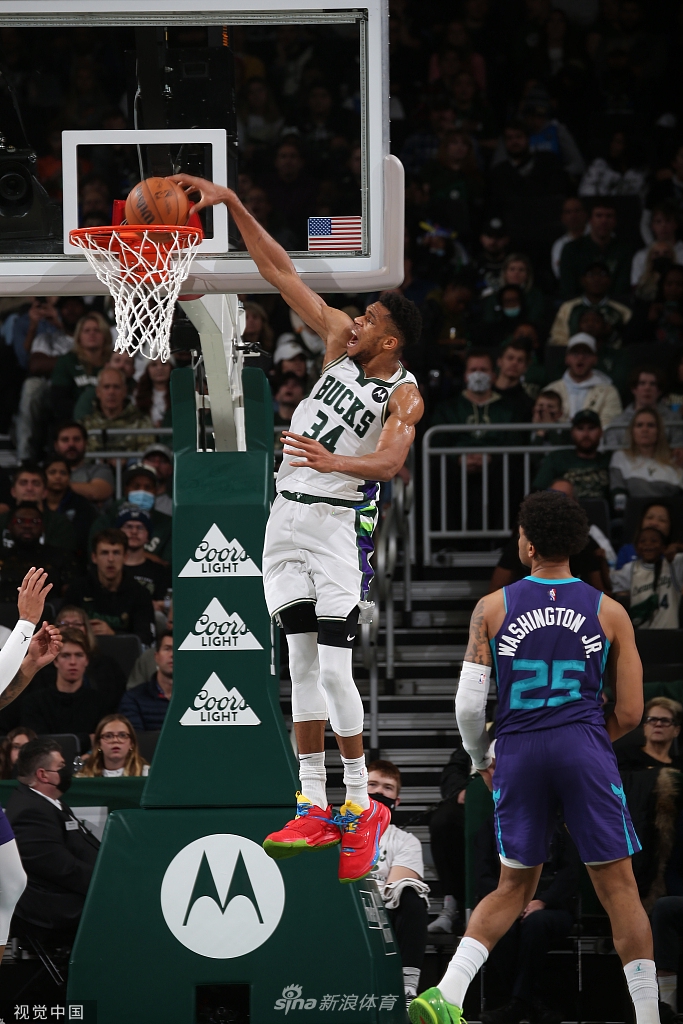 [NBA]黄蜂125-127雄鹿 字母哥绝杀