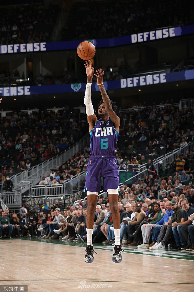 [NBA]黄蜂125-127雄鹿 字母哥绝杀