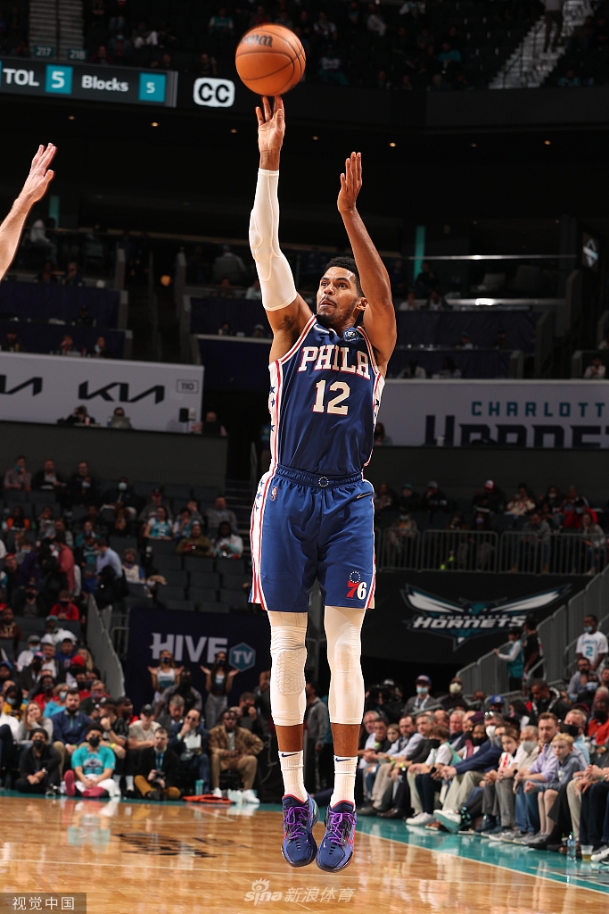 [NBA常规赛]76人127-124黄蜂