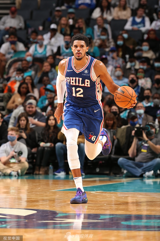 [NBA常规赛]76人127-124黄蜂