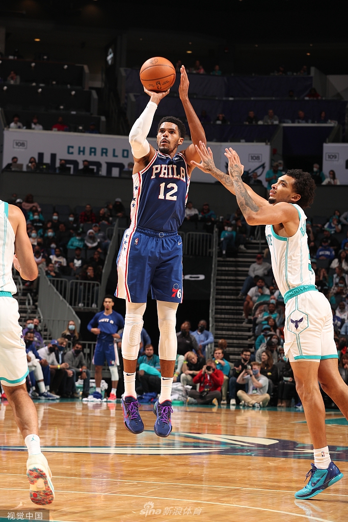 [NBA常规赛]76人127-124黄蜂