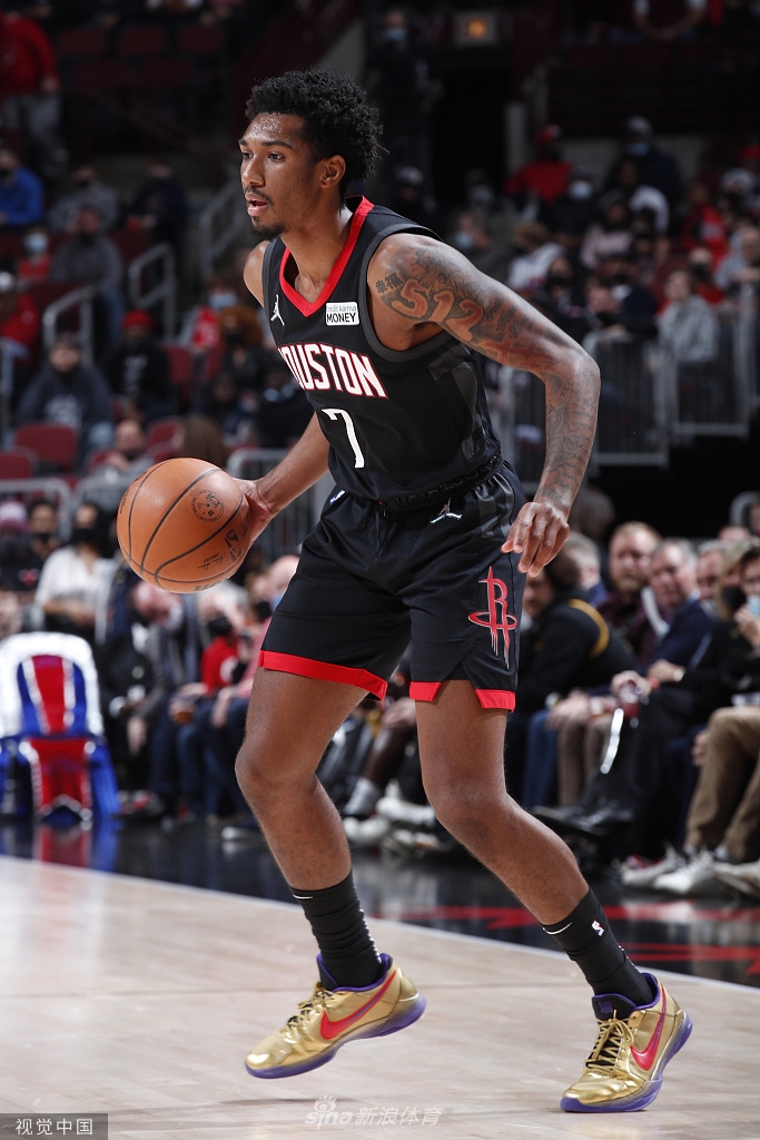 19分8助攻,克里斯蒂安-伍德23分11篮板,宰希恩-泰特16分5篮板6助攻