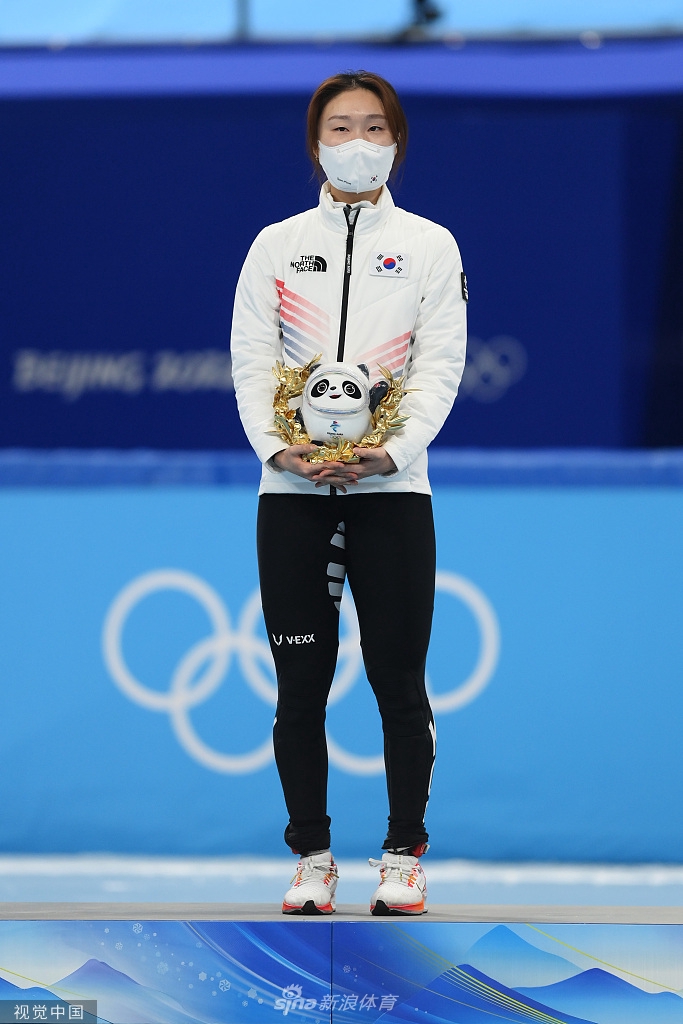 冬奥会短道速滑女子1000米 荷兰选手舒尔廷夺金