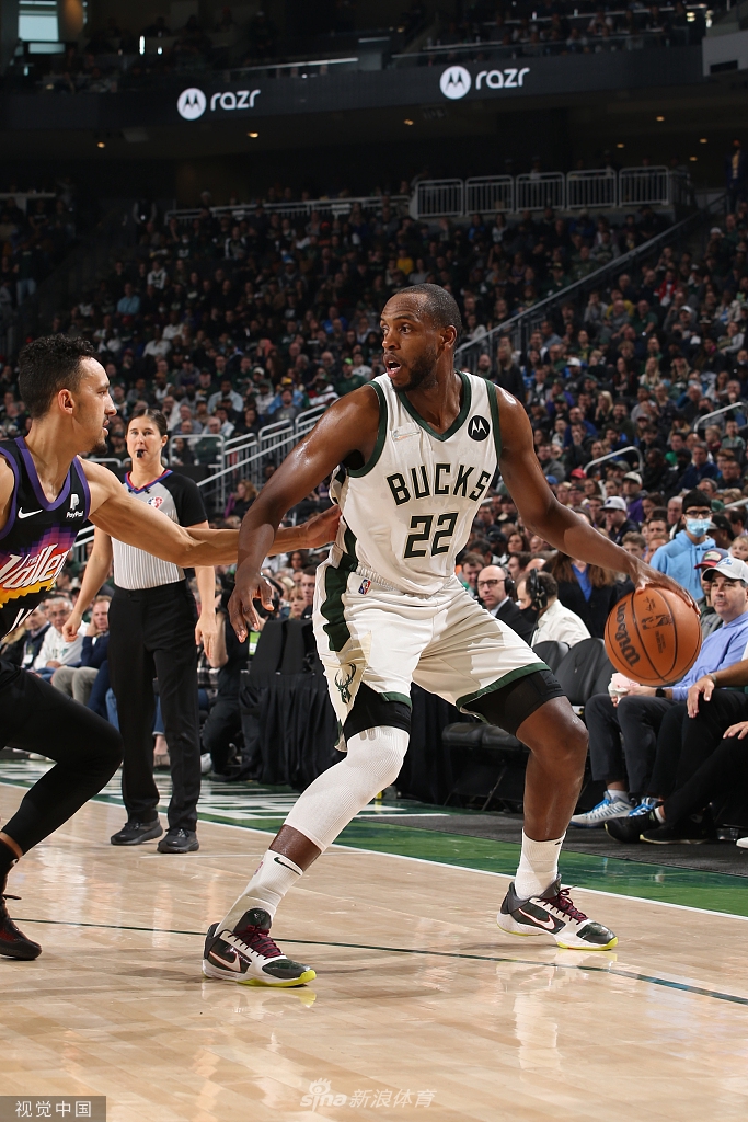 [NBA]太阳122-132雄鹿 米德尔顿44分