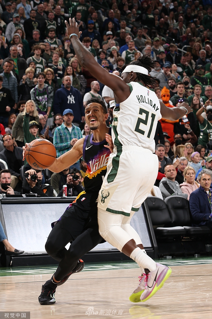 [NBA]太阳122-132雄鹿 米德尔顿44分