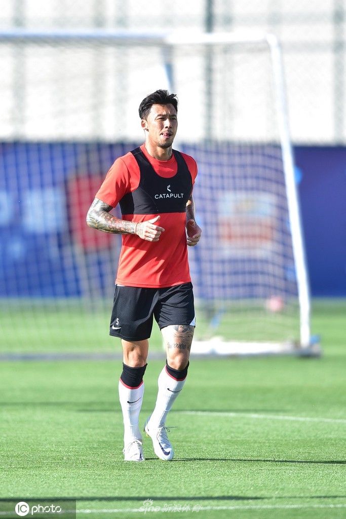 上海海港备战训练 新援恩迪亚耶解除隔离参与球队合练