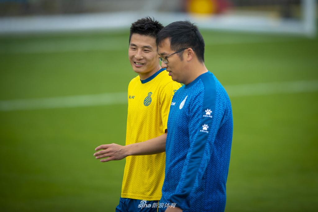 西班牙人训练备战联赛 武磊狂练射门