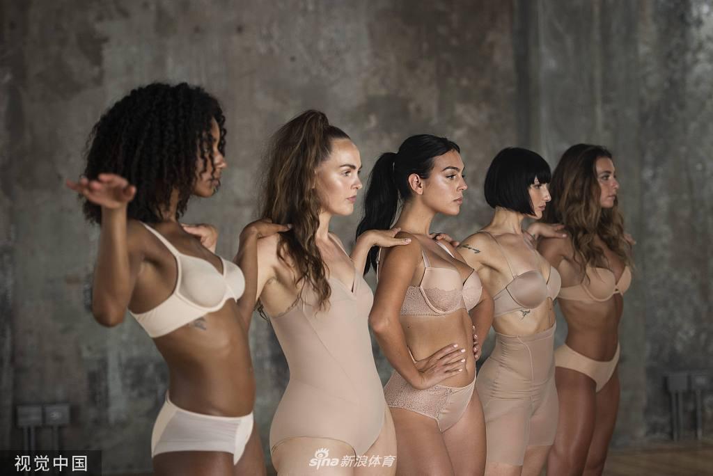 C罗女友乔治娜拍摄内衣广告 秀出凹凸曲线