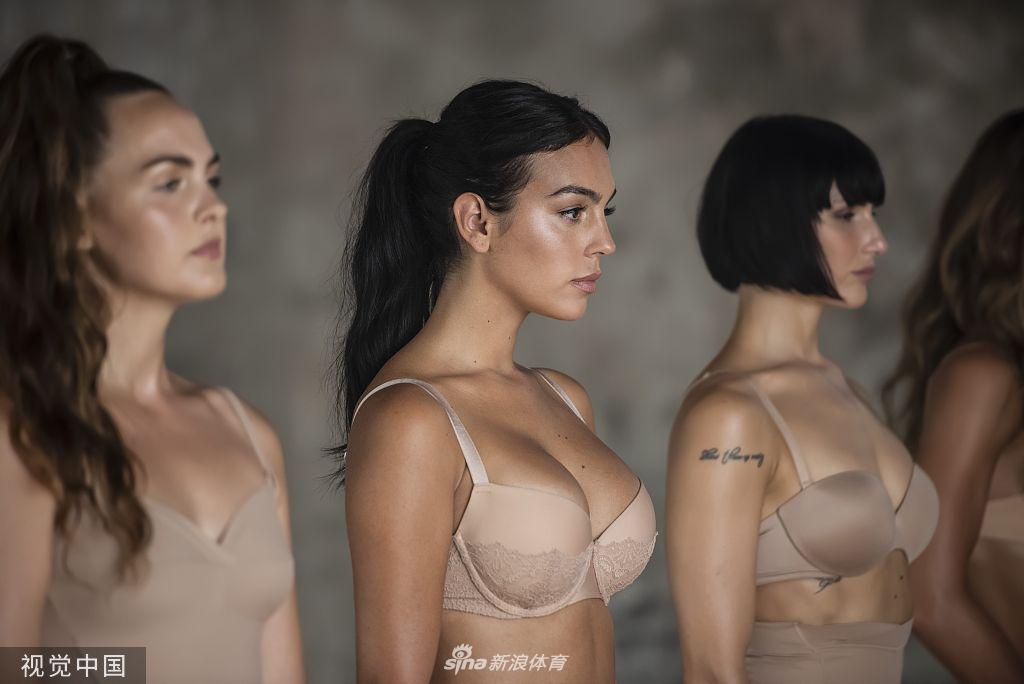 C罗女友乔治娜拍摄内衣广告 秀出凹凸曲线