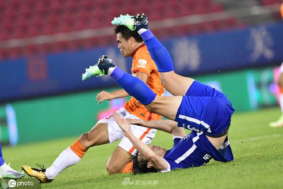 [中超]武汉长江1-3武汉三镇