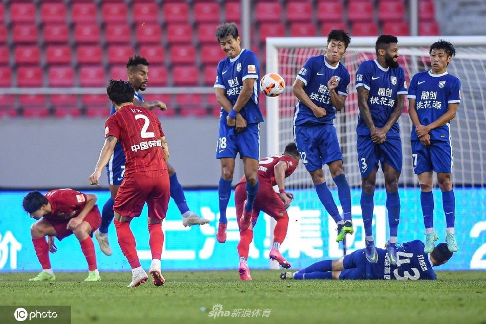 [中超]武汉三镇2-1上海海港