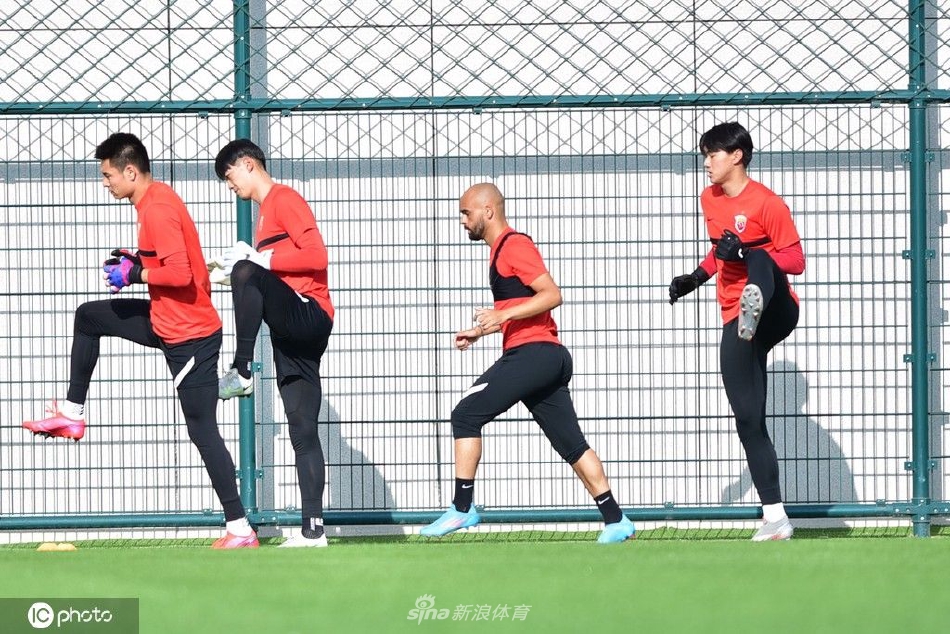 上海海港备战训练