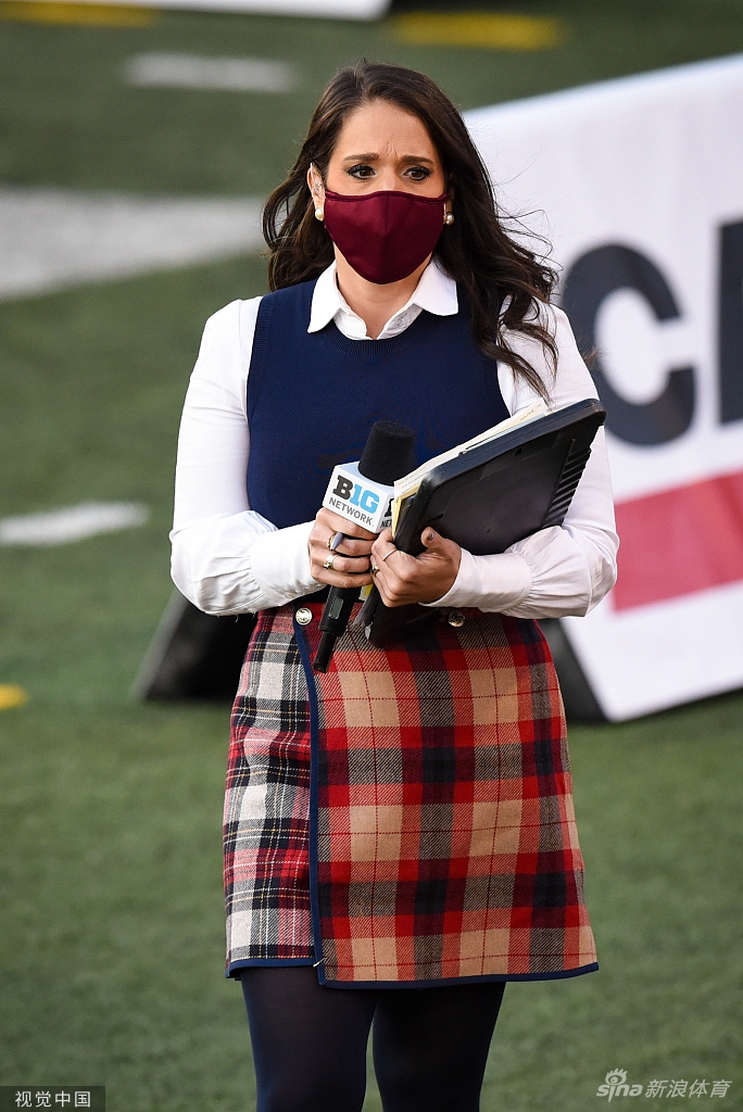 妇女能顶半边天！女记者实力与颜值并存