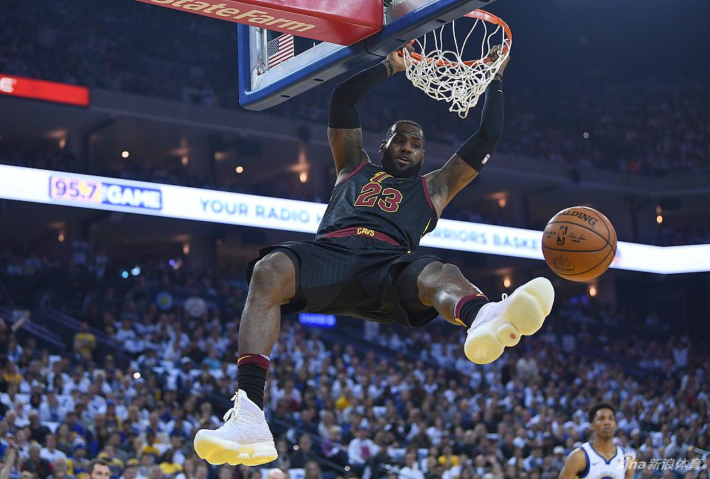 回顾历届圣诞大战经典瞬间 科比vs詹姆斯成永恒