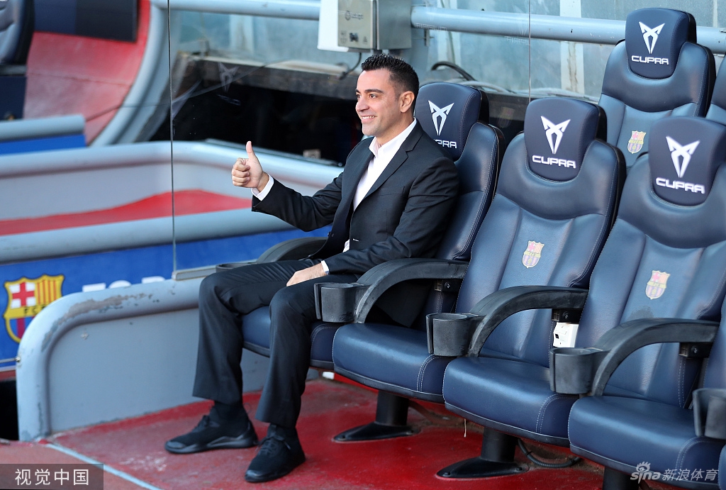 巴萨新帅哈维亮相：将奖杯带回诺坎普