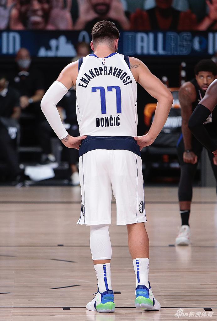 [NBA季后赛]快船总分4-2淘汰独行侠晋级