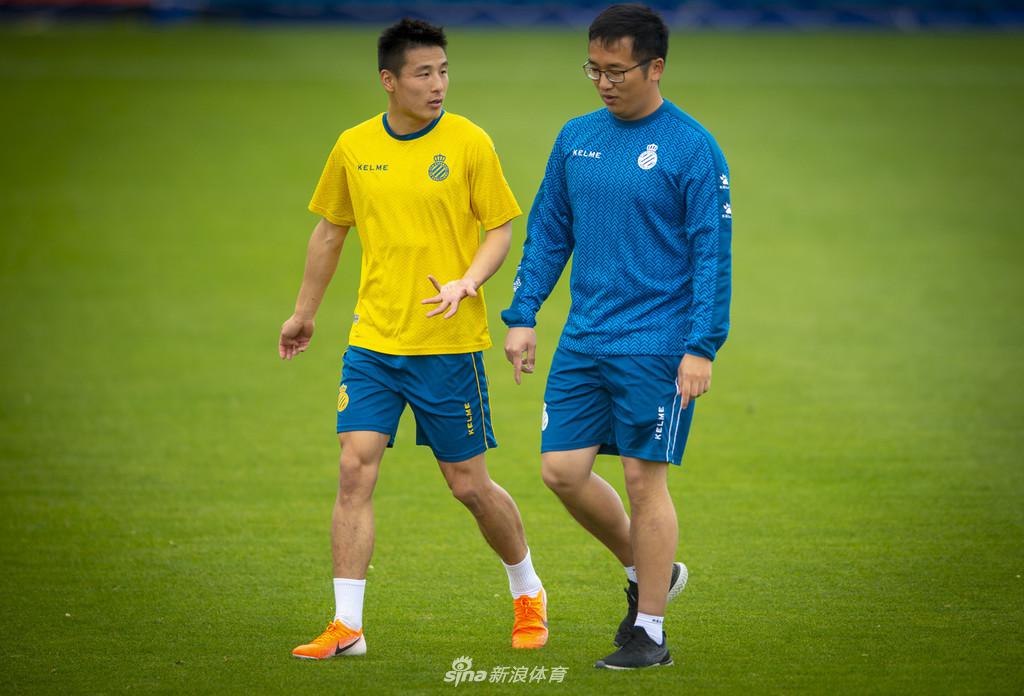 西班牙人训练备战联赛 武磊狂练射门