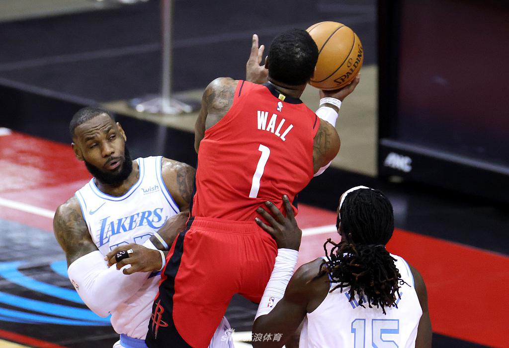 [NBA]湖人120-102火箭 詹姆斯18+7+7