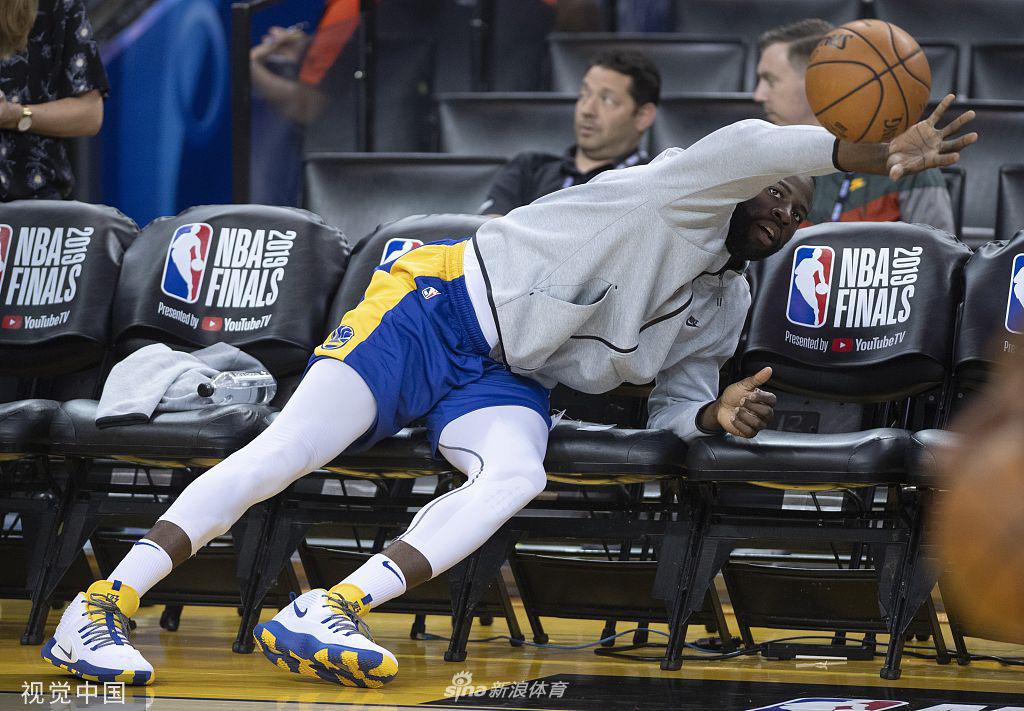 勇士训练备战第6场 气氛轻松KD伤情未见消极影响