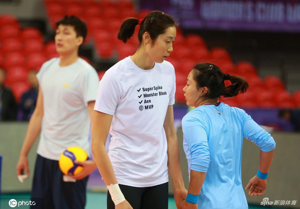 朱婷领衔天津女排训练备战欧洲冠军 期待开门红