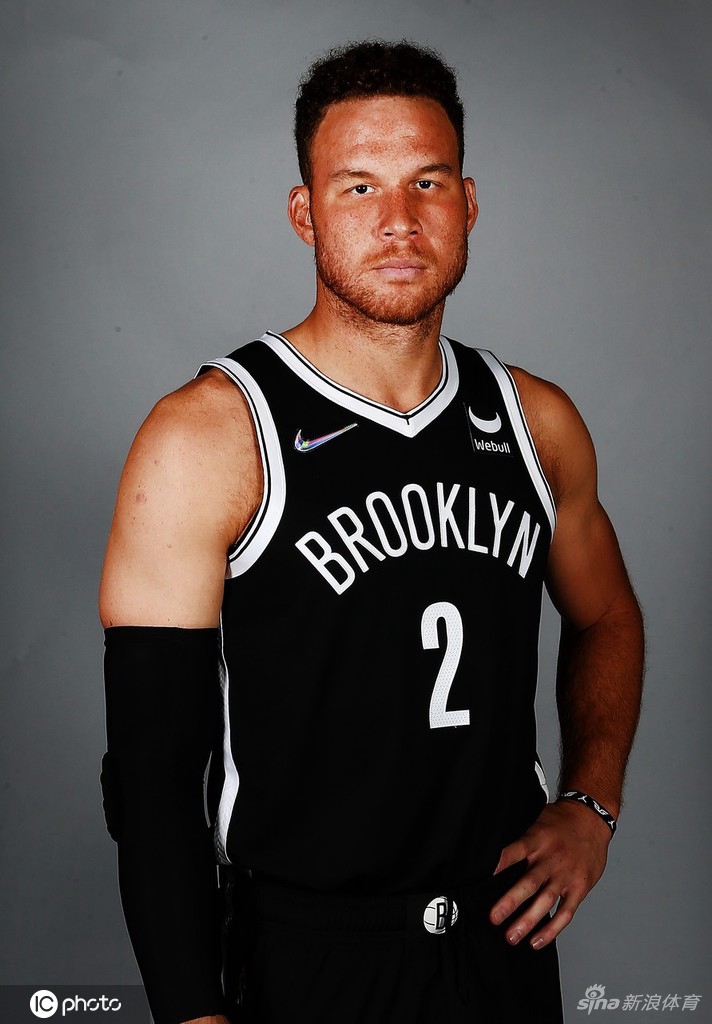 [NBA]篮网媒体日拍摄官方写真 欧文缺席