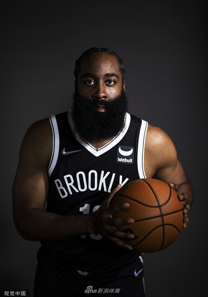 [NBA]篮网媒体日拍摄官方写真 欧文缺席