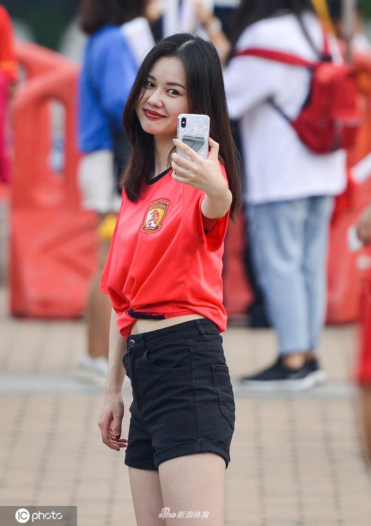 2019中超美女球迷回顾之广州恒大淘宝球迷